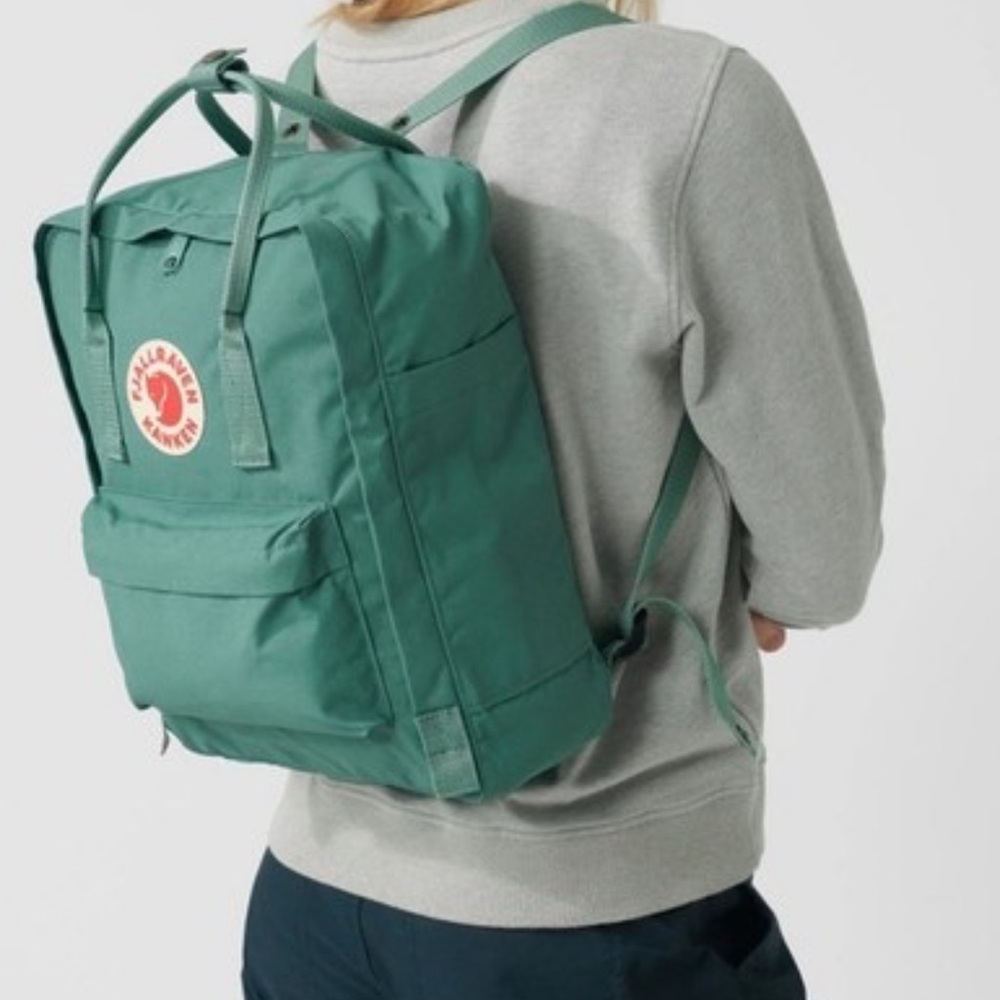 FJÄLLRÄVEN Kånken Green Backpack